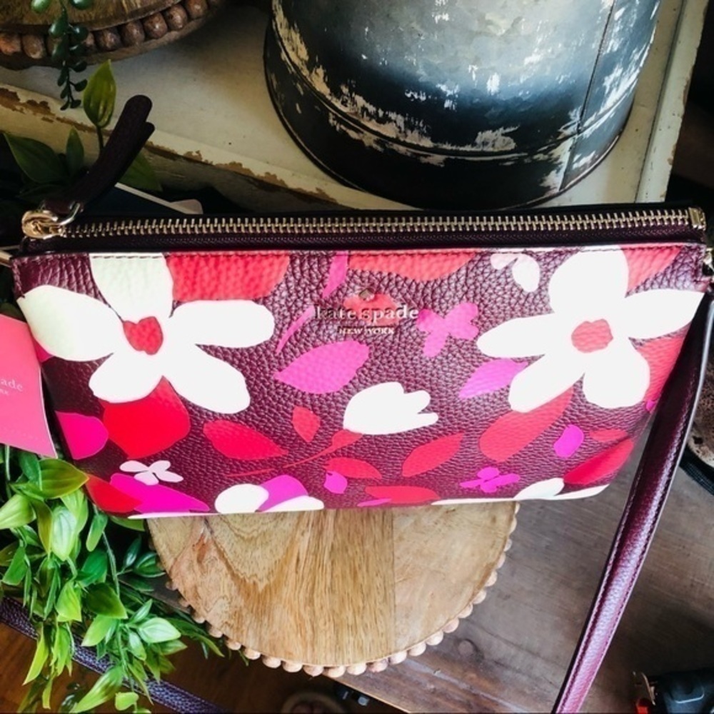 Kate Spade Floral Triple Gusset Leather Crossbody Bag Forest Flower Print NWT - Picture 2 of 6